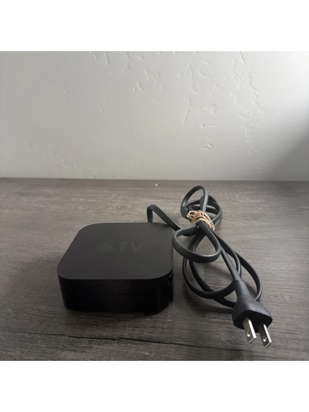Apple TV (1th Generation) 4K 32GB HD Media Streamer W/ Cord, No Remote - A1842